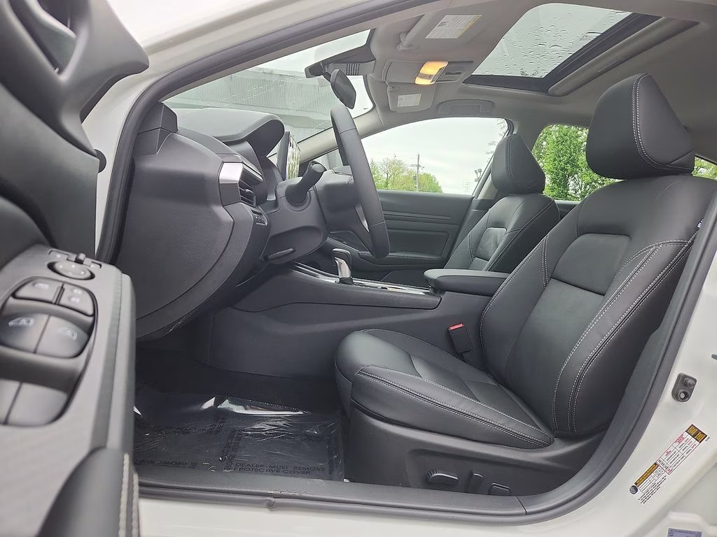 2026 Pearl White Tricoat Nissan Altima 2.5 SV FWD Sedan