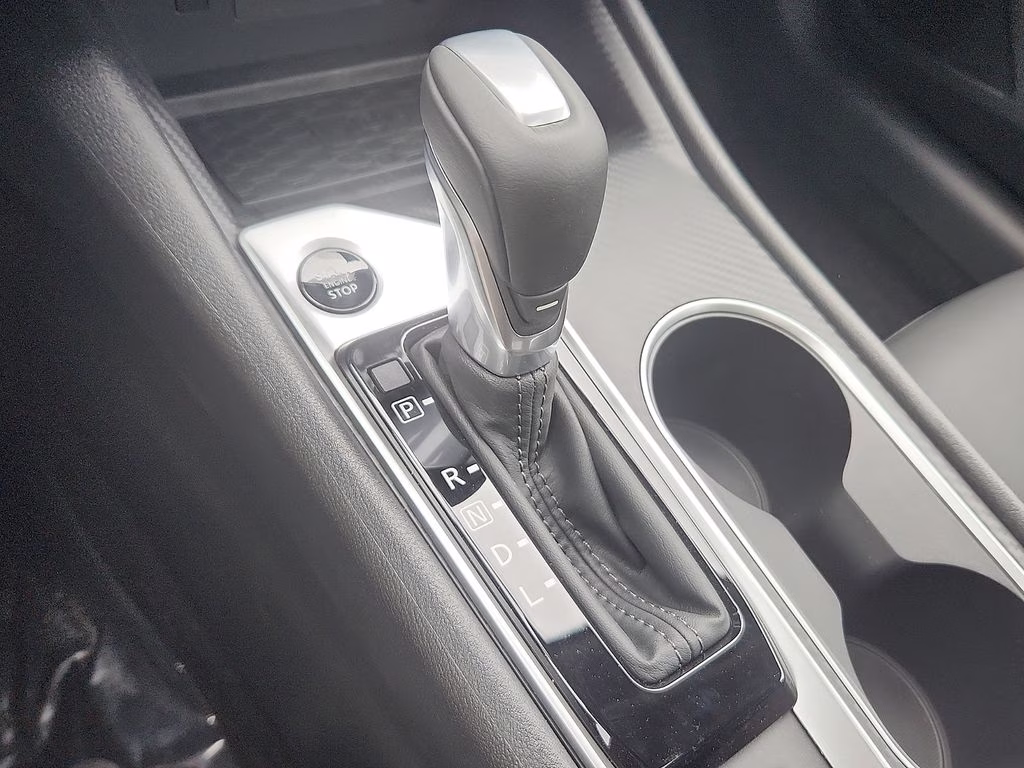 2026 Pearl White Tricoat Nissan Altima 2.5 SV FWD Sedan