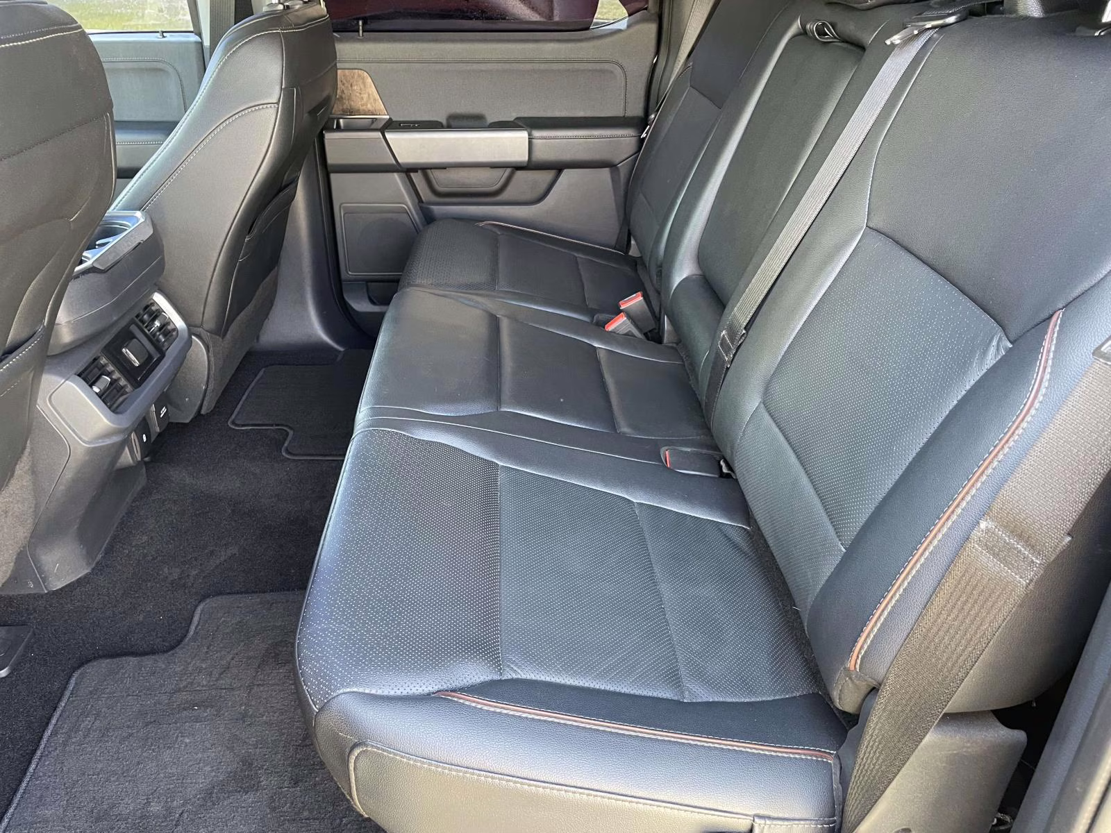 2022 Agate Black Metallic Ford F-150 Lariat 4X4 Truck