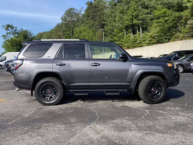 2021 Magnetic Gray Metallic Toyota 4Runner SR5 Premium 4X4 SUV