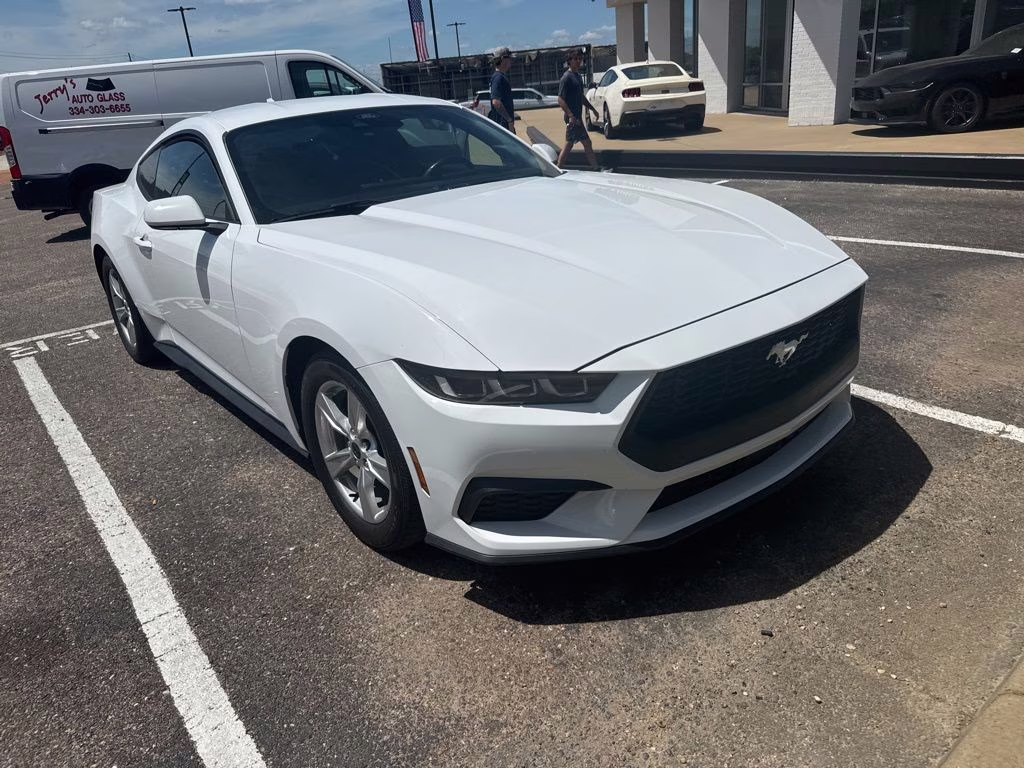 2024 Oxford White Ford Mustang EcoBoost RWD Coupe