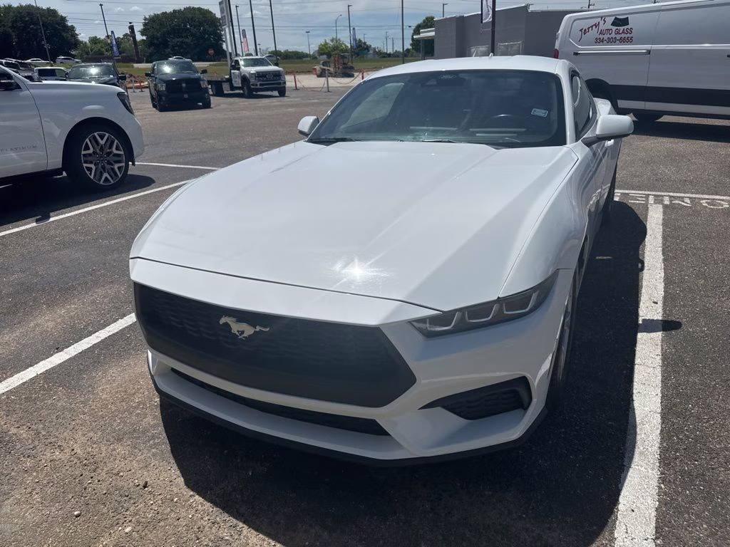 2024 Oxford White Ford Mustang EcoBoost RWD Coupe