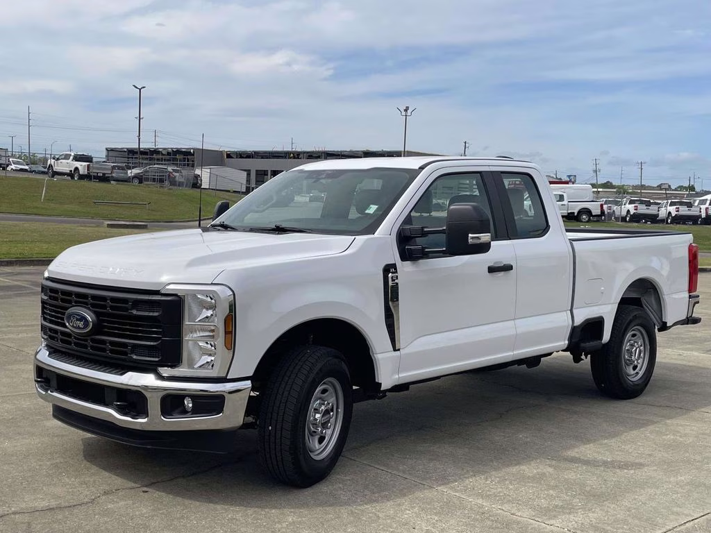 2026 Oxford White Ford Super Duty F-250 SRW XL RWD Truck