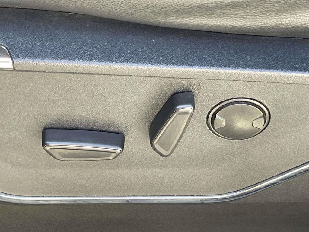 2022 Agate Black Metallic Ford F-150 Lariat 4X4 Truck