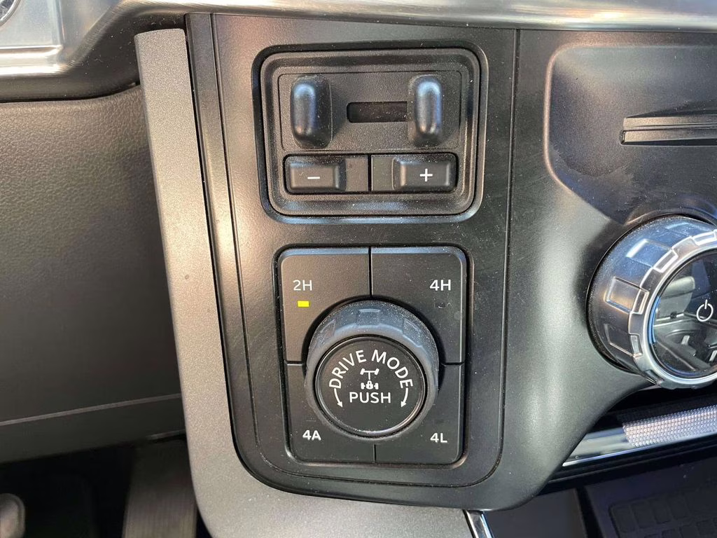 2022 Agate Black Metallic Ford F-150 Lariat 4X4 Truck