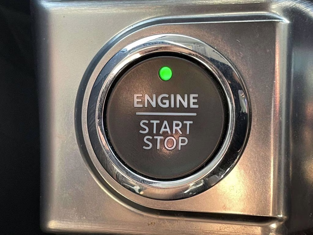 2022 Agate Black Metallic Ford F-150 Lariat 4X4 Truck