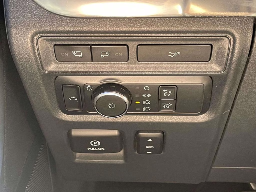 2022 Agate Black Metallic Ford F-150 Lariat 4X4 Truck