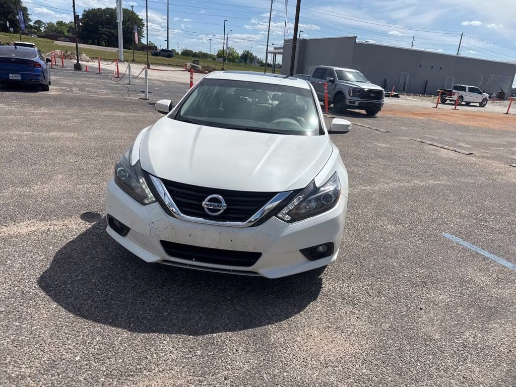 2016 Pearl White Nissan Altima 2.5 SL FWD Sedan