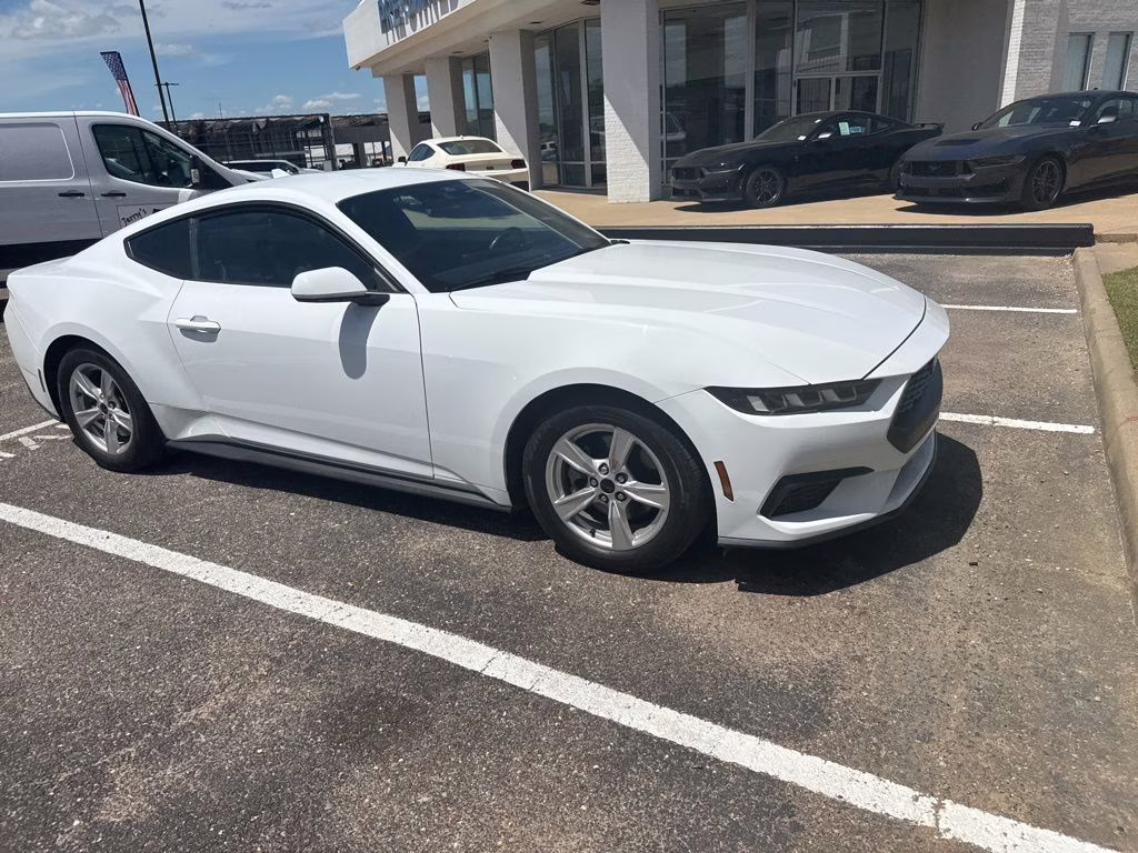 2024 Oxford White Ford Mustang EcoBoost RWD Coupe