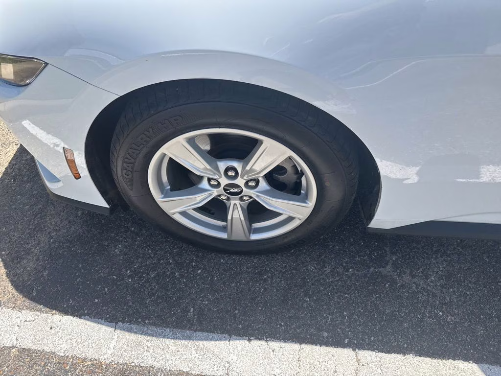 2024 Oxford White Ford Mustang EcoBoost RWD Coupe