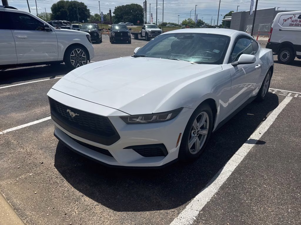 2024 Oxford White Ford Mustang EcoBoost RWD Coupe