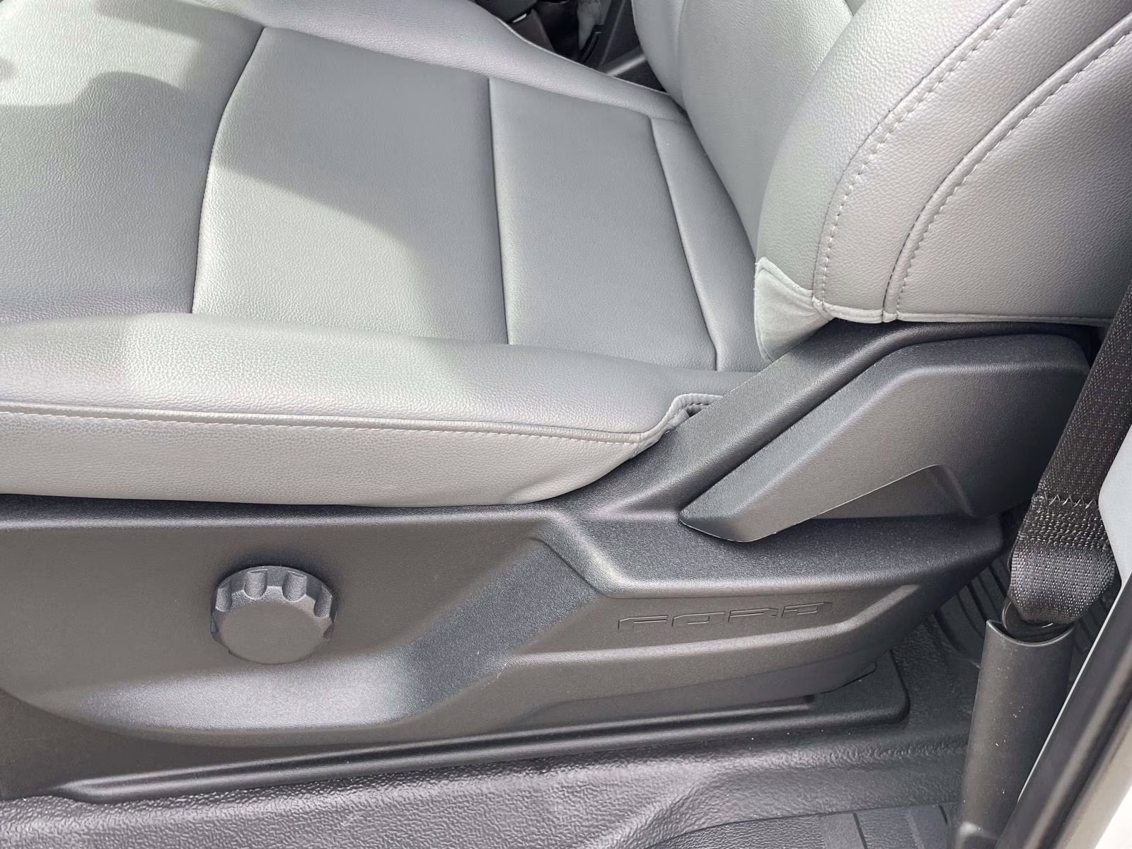 2026 Oxford White Ford Super Duty F-250 SRW XL RWD Truck