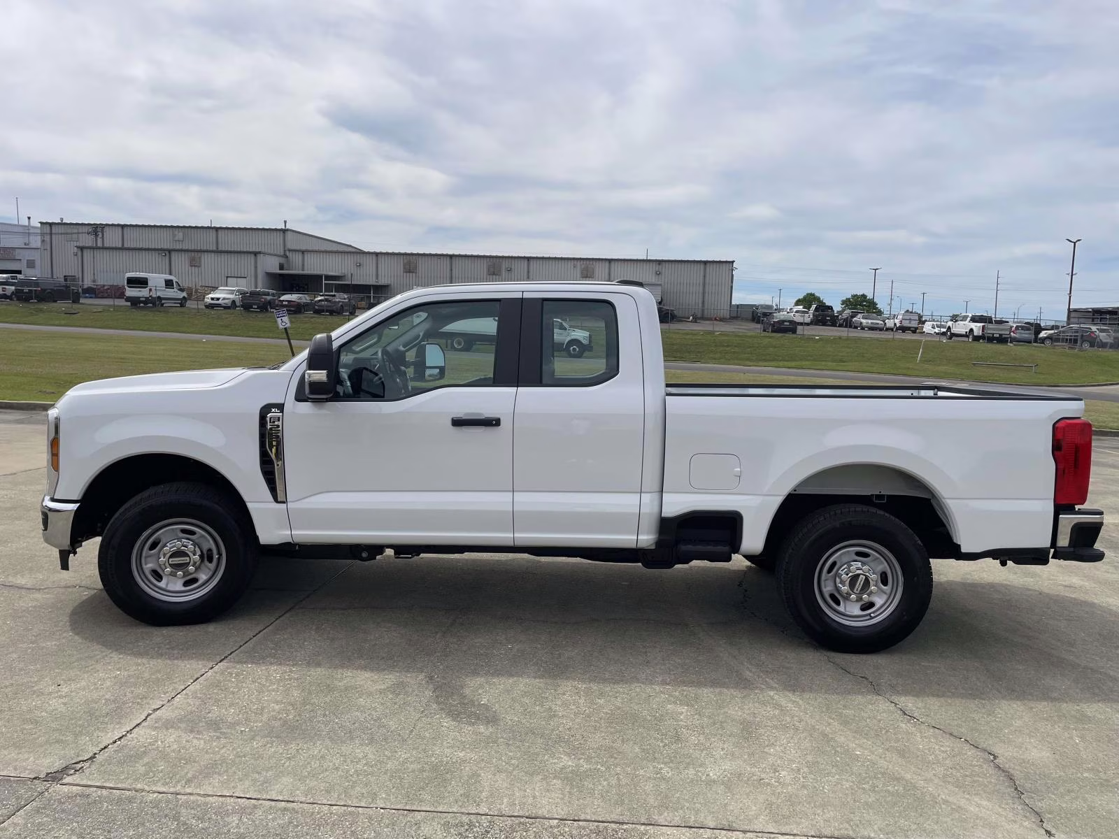 2026 Oxford White Ford Super Duty F-250 SRW XL RWD Truck