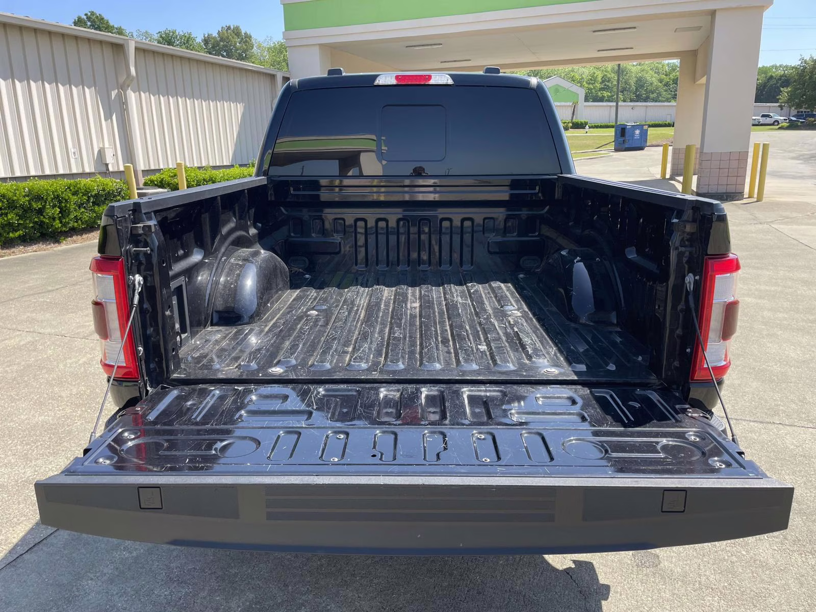 2022 Agate Black Metallic Ford F-150 Lariat 4X4 Truck