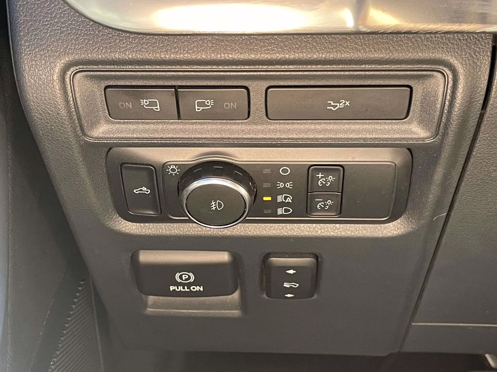 2022 Agate Black Metallic Ford F-150 Lariat 4X4 Truck