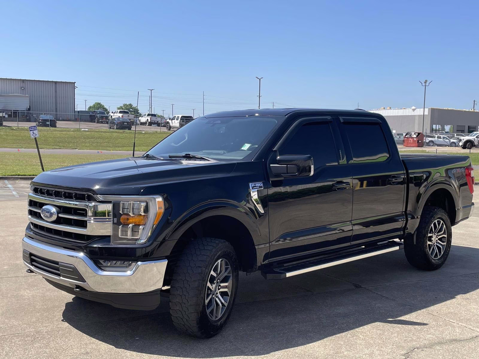 2022 Agate Black Metallic Ford F-150 Lariat 4X4 Truck