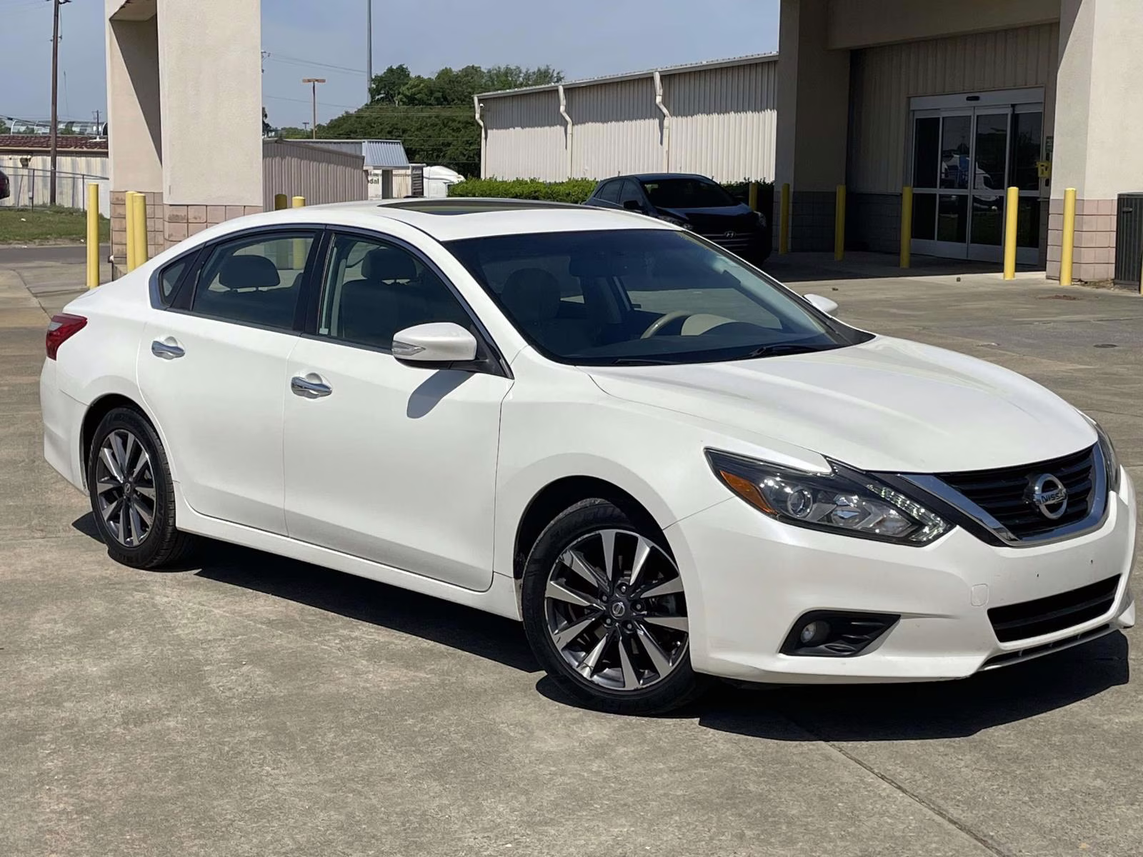 2016 Pearl White Nissan Altima 2.5 SL FWD Sedan