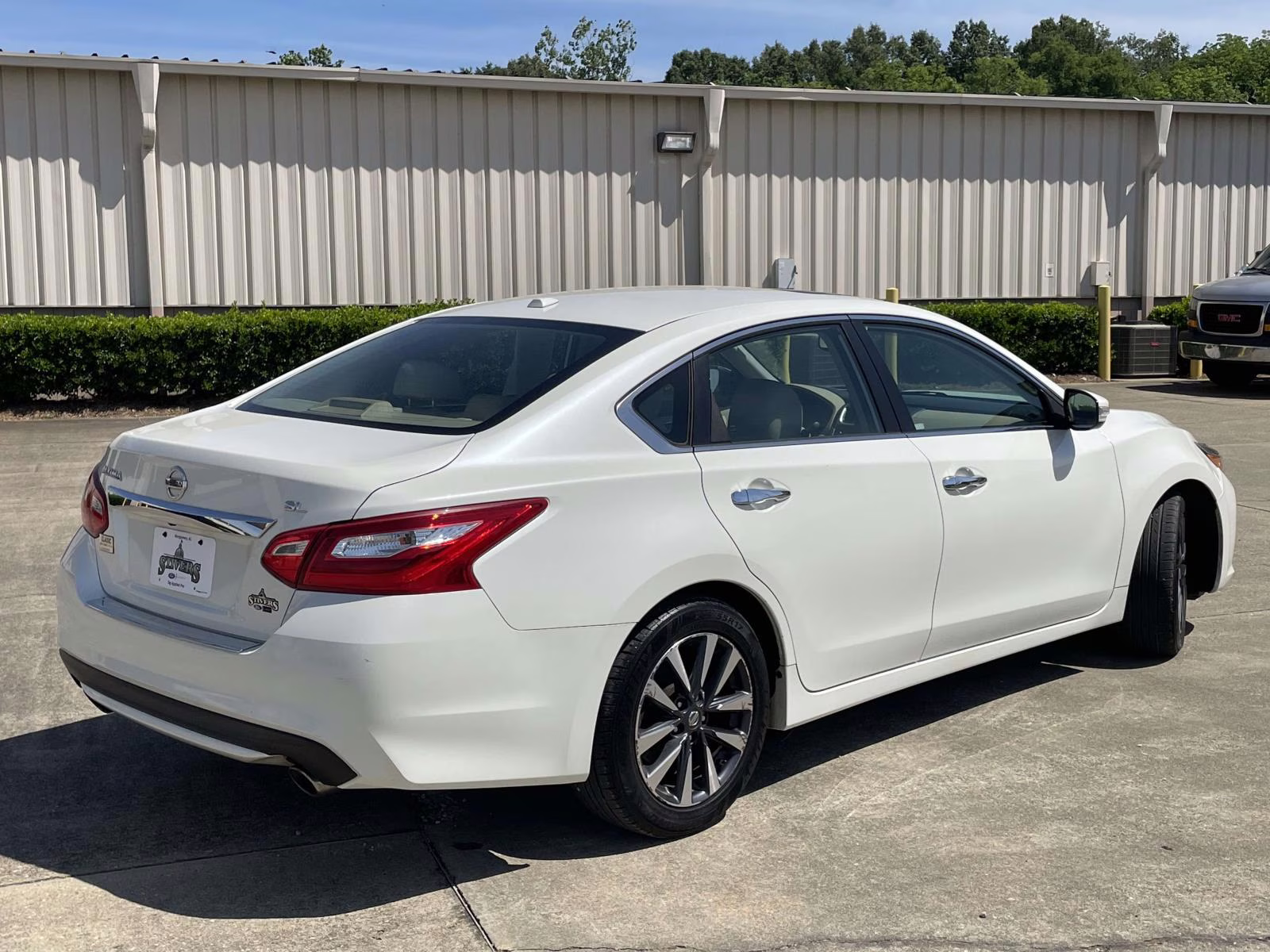 2016 Pearl White Nissan Altima 2.5 SL FWD Sedan