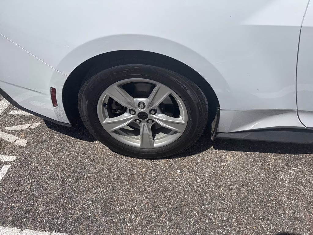 2024 Oxford White Ford Mustang EcoBoost RWD Coupe