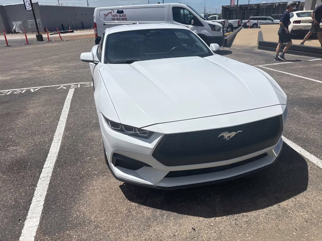 2024 Oxford White Ford Mustang EcoBoost RWD Coupe