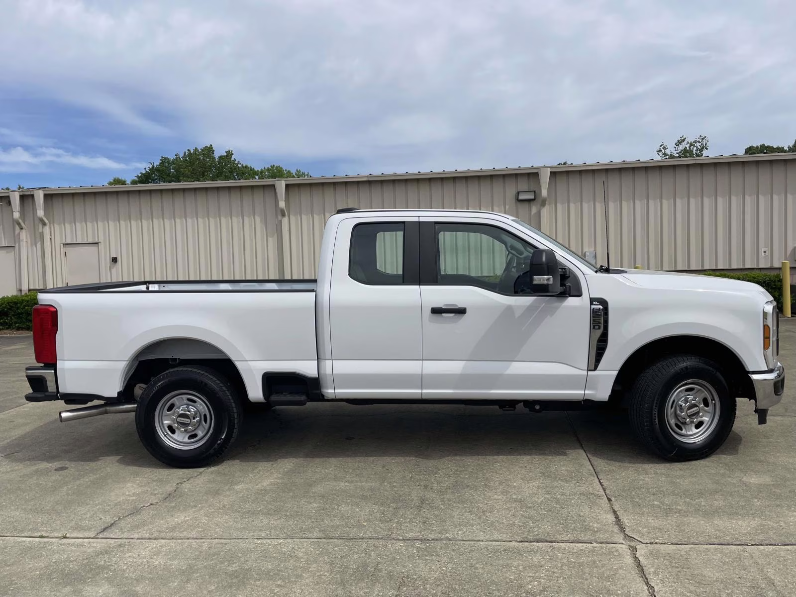 2026 Oxford White Ford Super Duty F-250 SRW XL RWD Truck