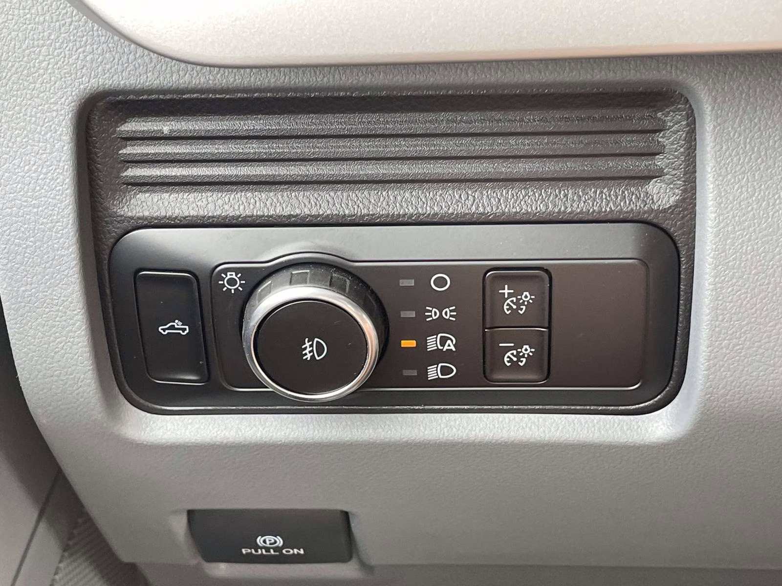 2026 Oxford White Ford Super Duty F-250 SRW XL RWD Truck