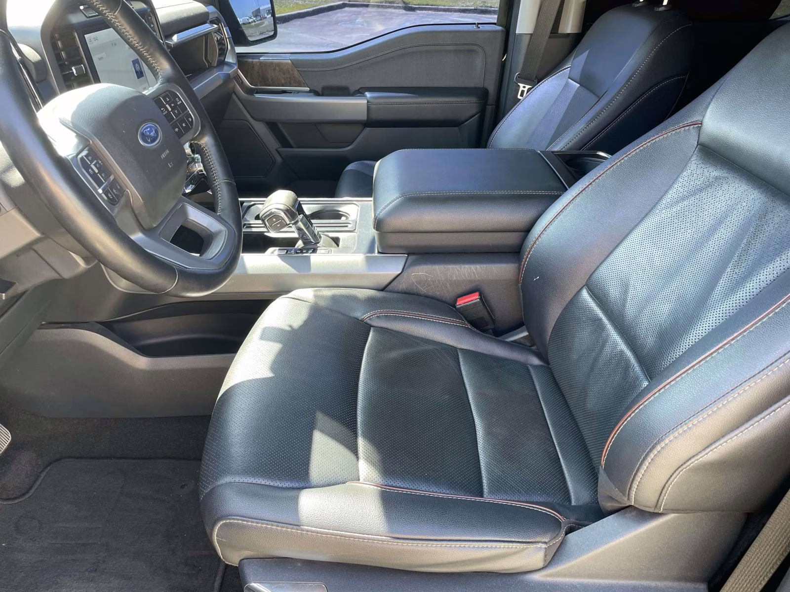 2022 Agate Black Metallic Ford F-150 Lariat 4X4 Truck