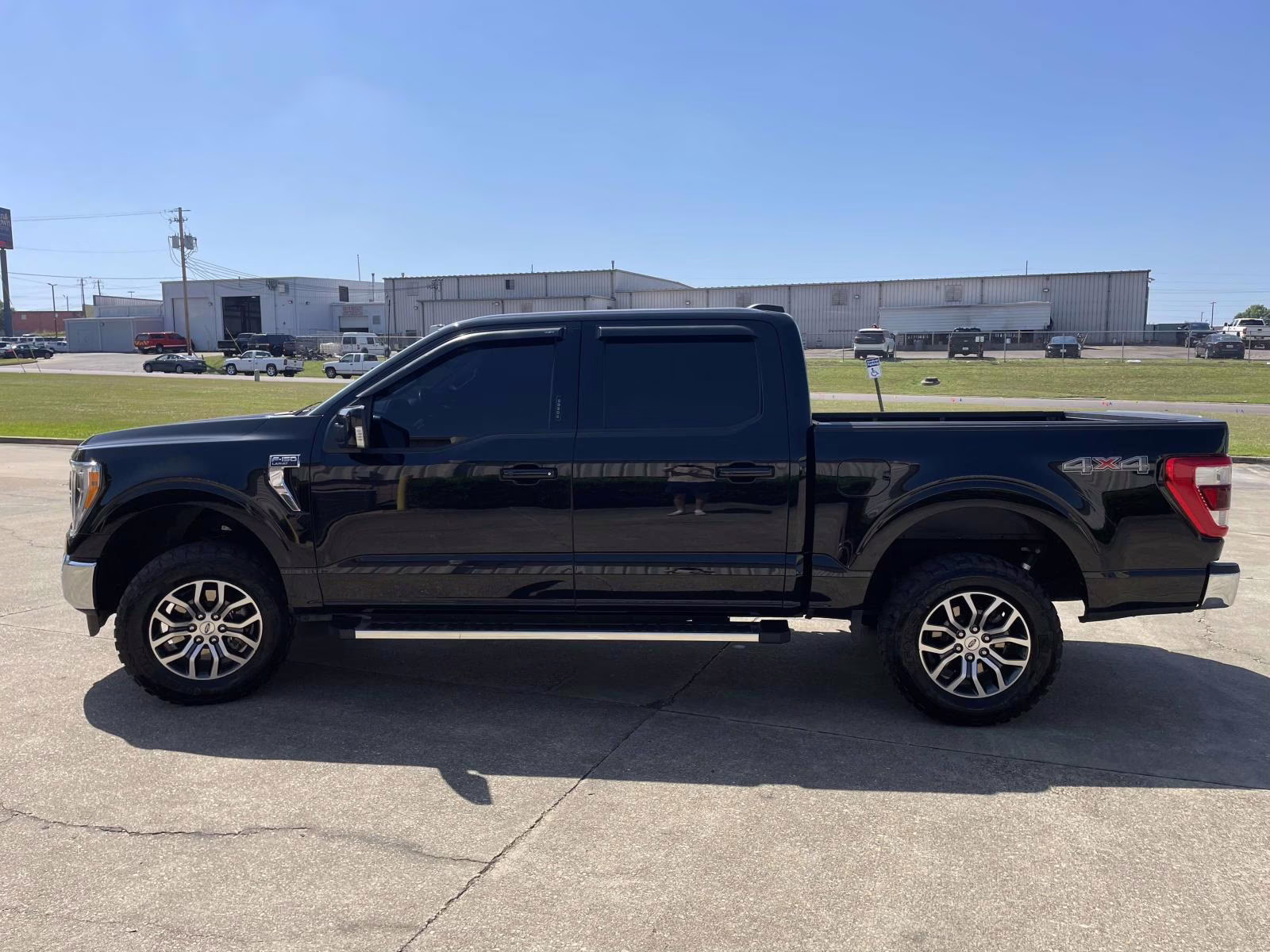 2022 Agate Black Metallic Ford F-150 Lariat 4X4 Truck