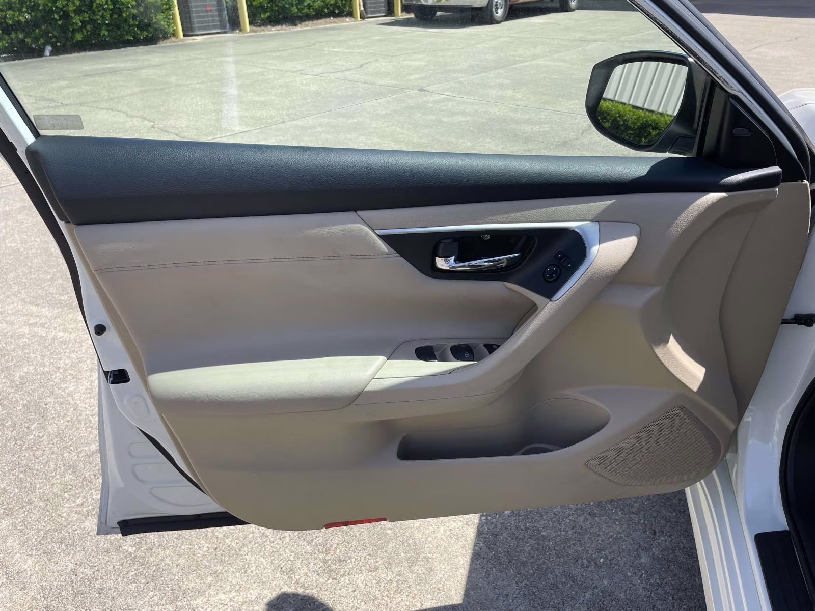 2016 Pearl White Nissan Altima 2.5 SL FWD Sedan