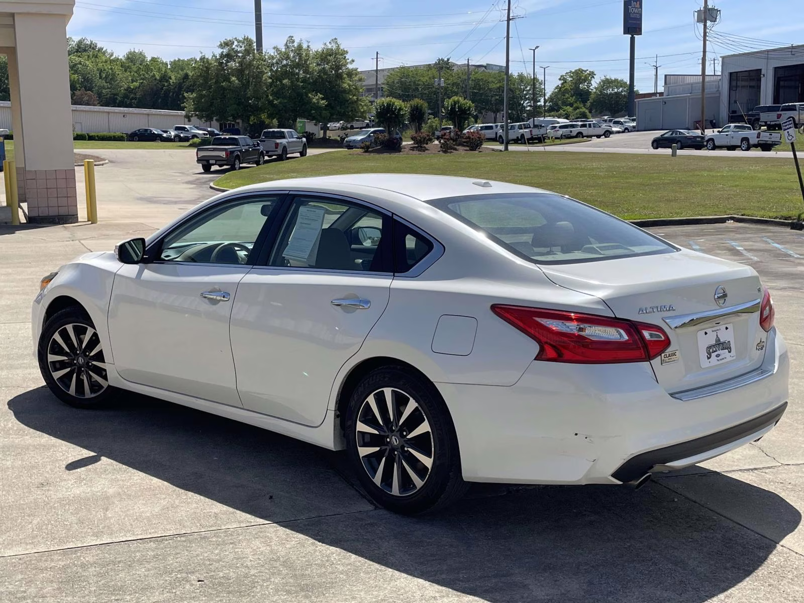 2016 Pearl White Nissan Altima 2.5 SL FWD Sedan