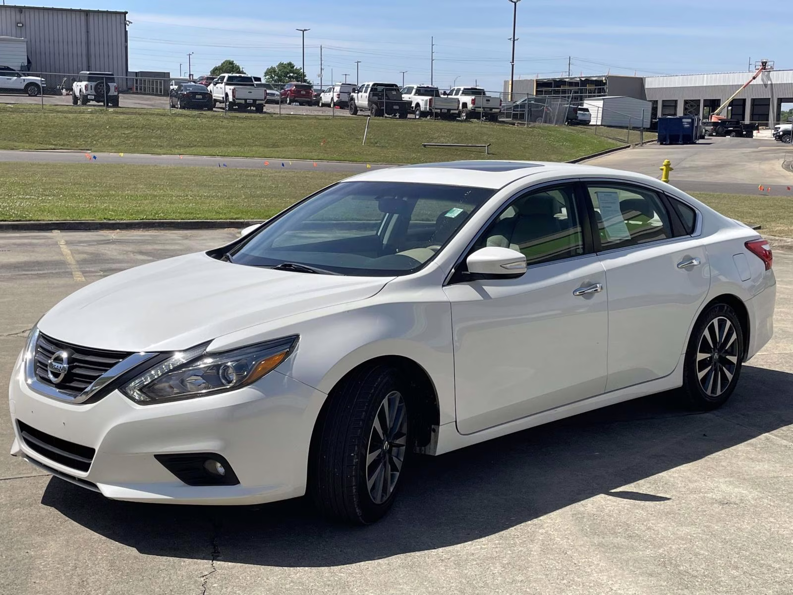 2016 Pearl White Nissan Altima 2.5 SL FWD Sedan