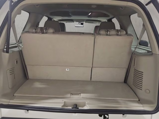2016 White Platinum Metallic Tri-Coat Lincoln Navigator Select 4X4 SUV