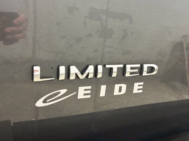 2017 Magnetic Ford Expedition EL Limited 4X4 SUV