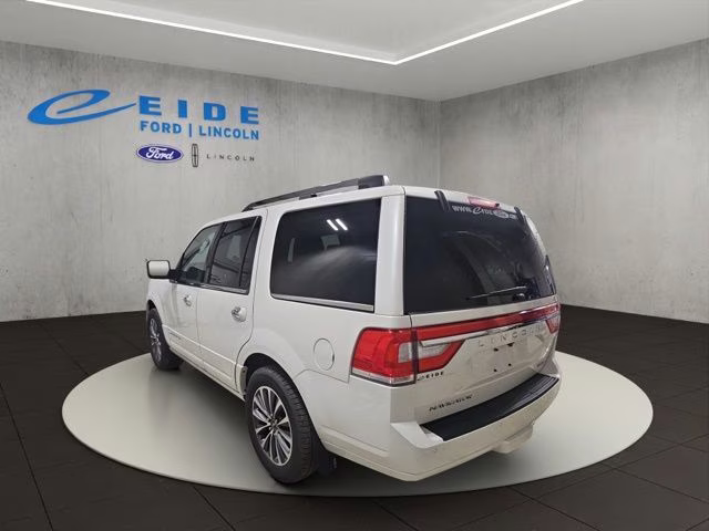 2016 White Platinum Metallic Tri-Coat Lincoln Navigator Select 4X4 SUV