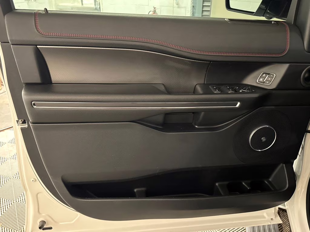 2020 White Metallic Ford Expedition Max Limited 4X4 SUV