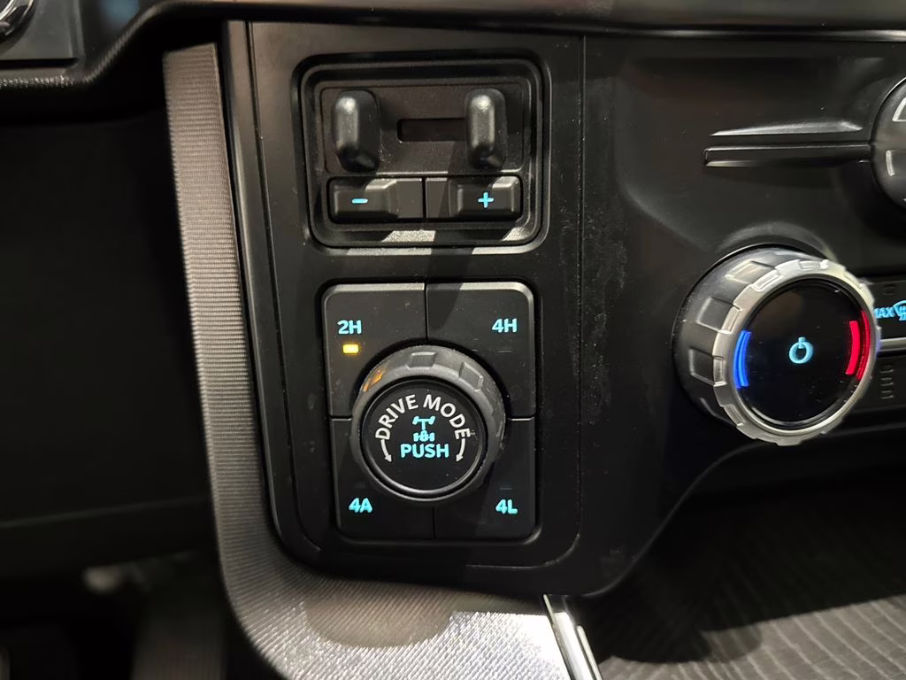 2023 Antimatter Blue Metallic Ford F-150 Platinum 4X4 Truck
