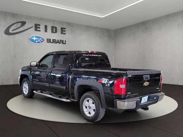 2009 Black Chevrolet Silverado 1500 LT 4X4 Truck