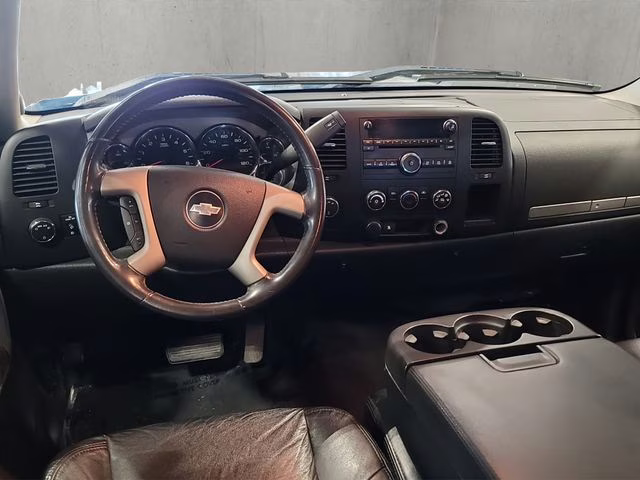 2009 Black Chevrolet Silverado 1500 LT 4X4 Truck