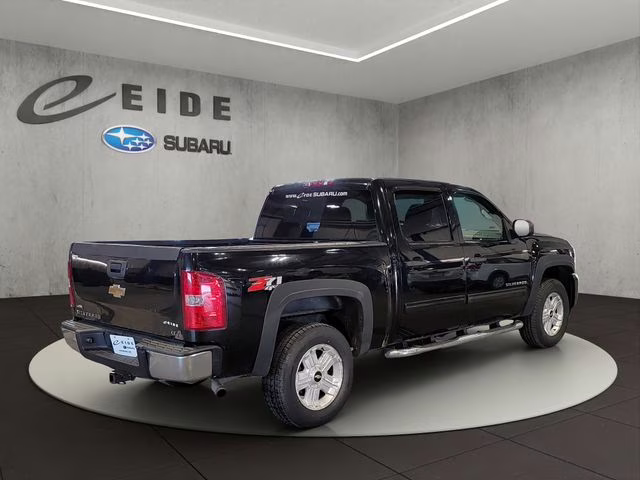 2009 Black Chevrolet Silverado 1500 LT 4X4 Truck