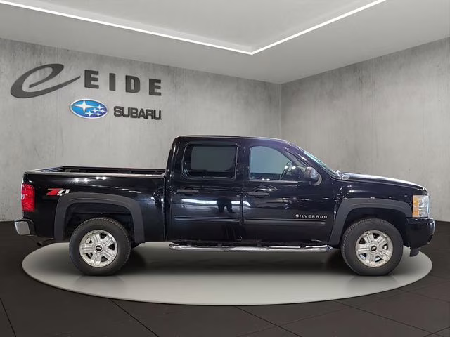 2009 Black Chevrolet Silverado 1500 LT 4X4 Truck