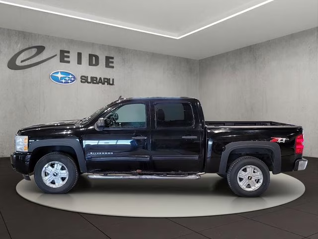 2009 Black Chevrolet Silverado 1500 LT 4X4 Truck