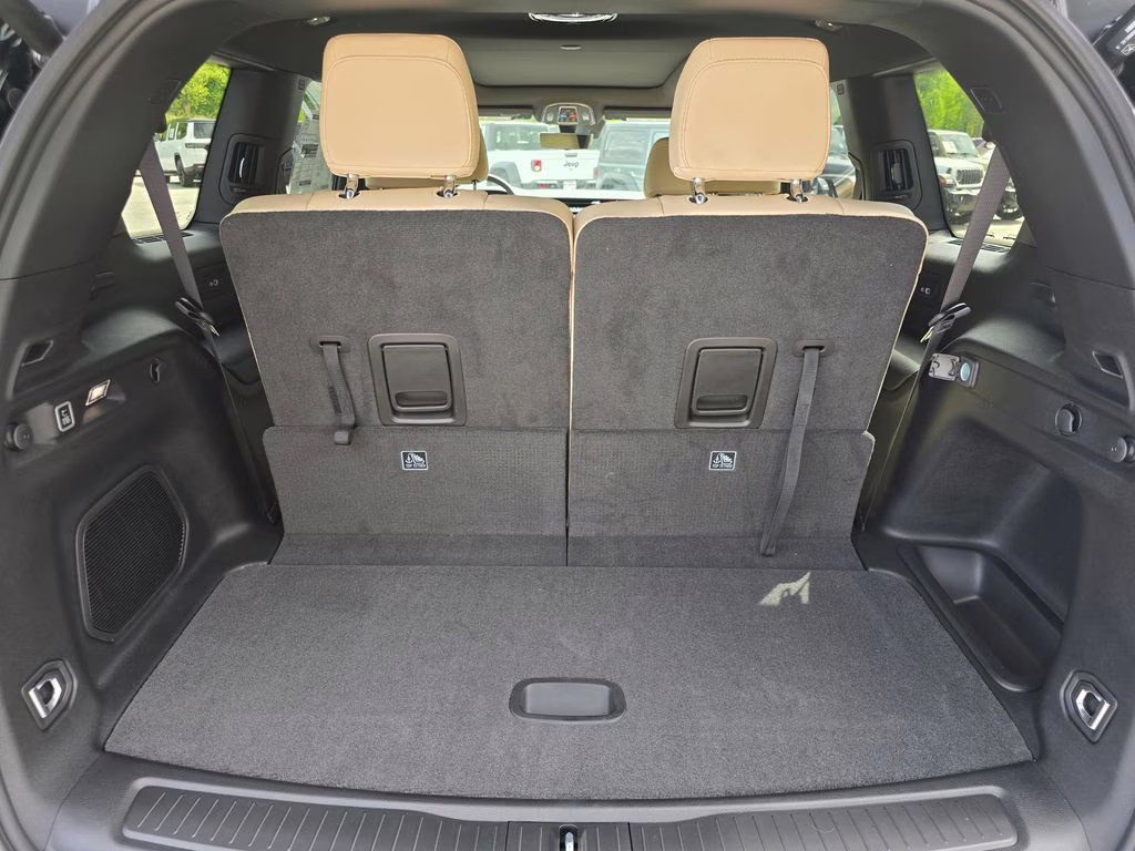 2026 Diamond Black Crystal Pearlcoat Jeep Grand Cherokee L Limited 4X4 SUV