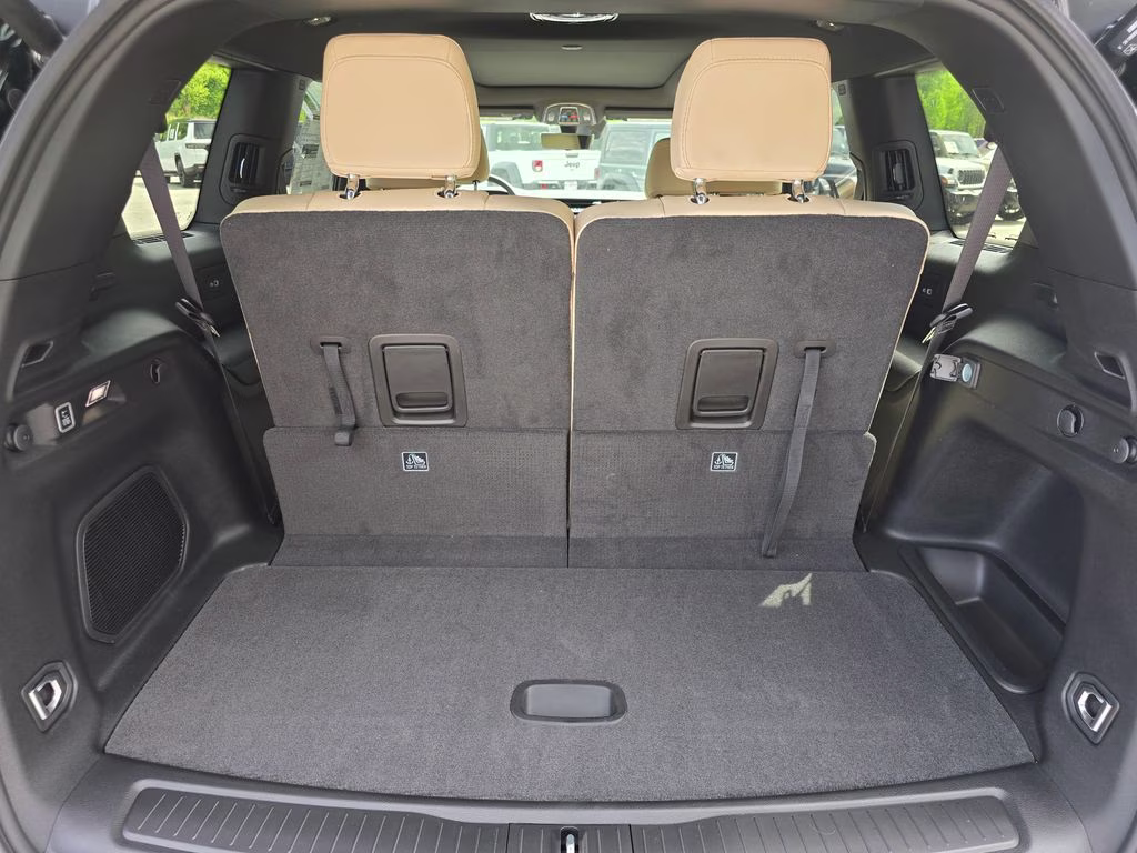 2026 Diamond Black Crystal Pearlcoat Jeep Grand Cherokee L Limited 4X4 SUV