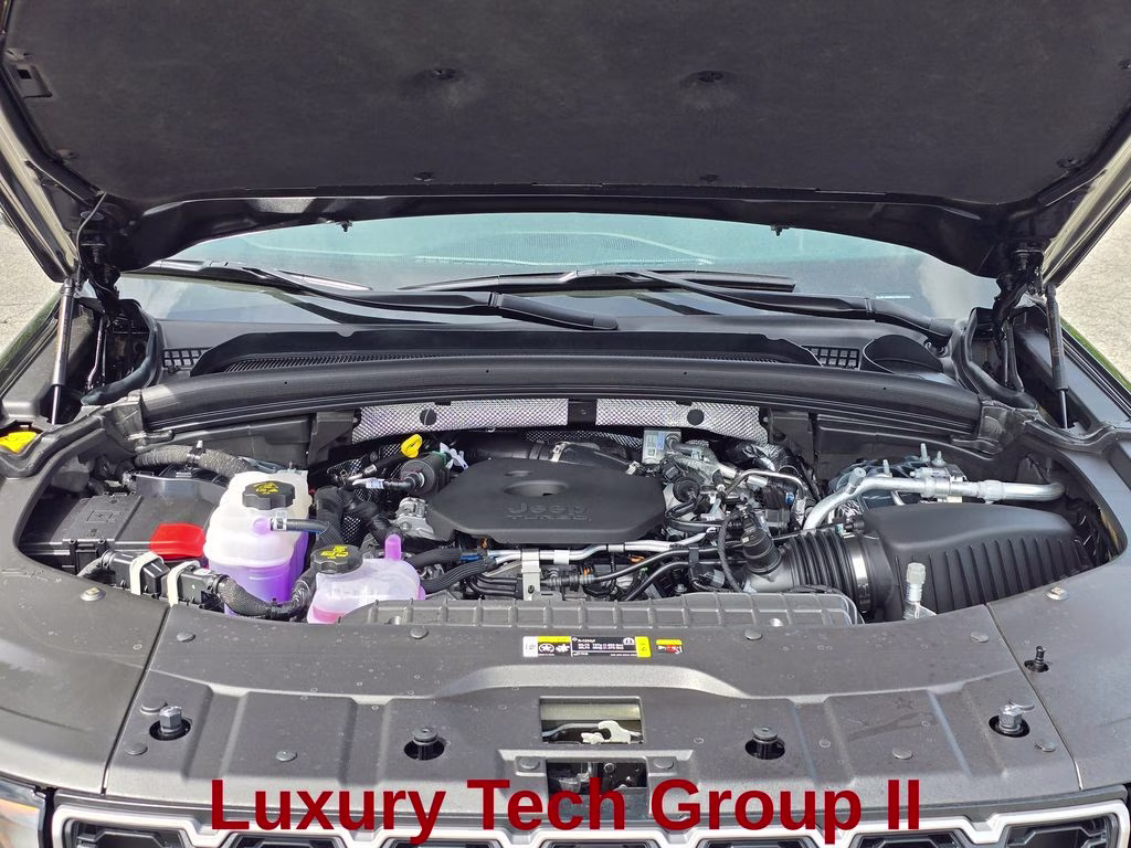 2026 Diamond Black Crystal Pearlcoat Jeep Grand Cherokee L Limited 4X4 SUV