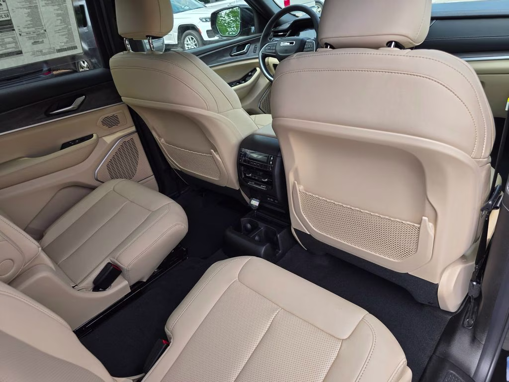 2026 Diamond Black Crystal Pearlcoat Jeep Grand Cherokee L Limited 4X4 SUV