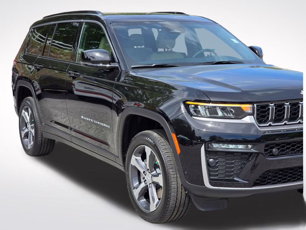 2026 Diamond Black Crystal Pearlcoat Jeep Grand Cherokee L Limited 4X4 SUV