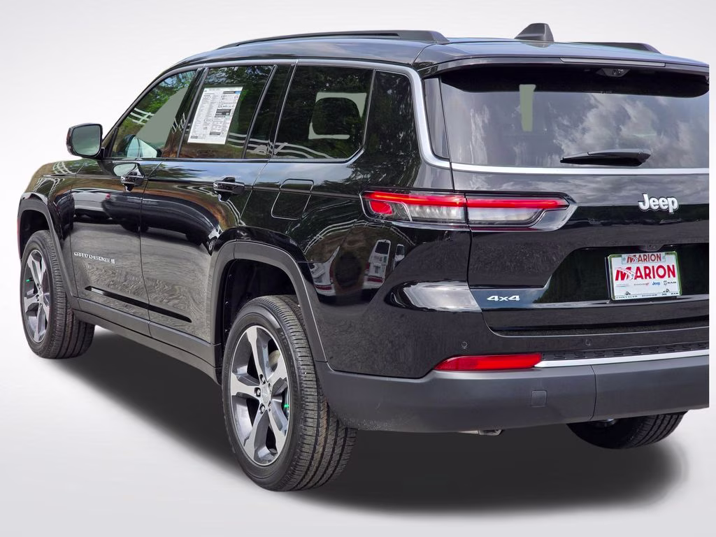 2026 Diamond Black Crystal Pearlcoat Jeep Grand Cherokee L Limited 4X4 SUV