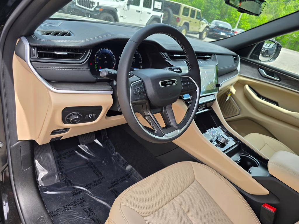2026 Diamond Black Crystal Pearlcoat Jeep Grand Cherokee L Limited 4X4 SUV