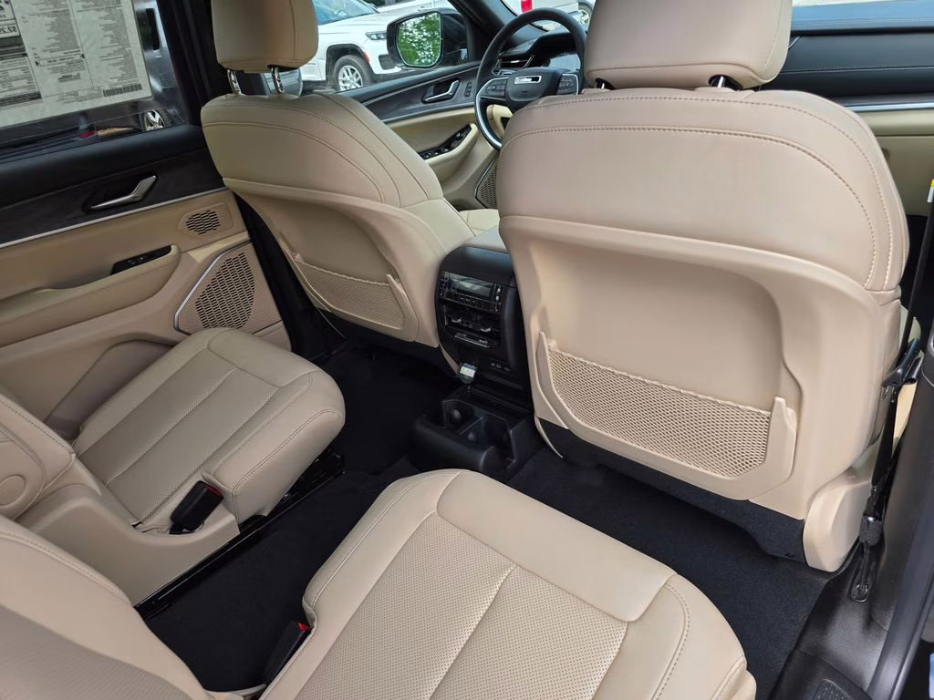 2026 Diamond Black Crystal Pearlcoat Jeep Grand Cherokee L Limited 4X4 SUV