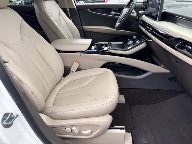 2023 White Metallic Lincoln Nautilus Standard AWD SUV